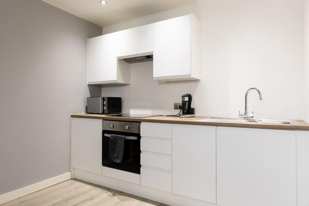 2 Bed Apartment With Pool Table Bradford  Exteriör bild